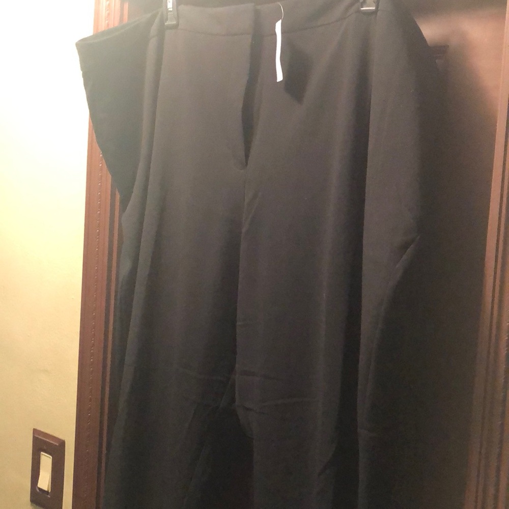 NWT Avenue Trousers